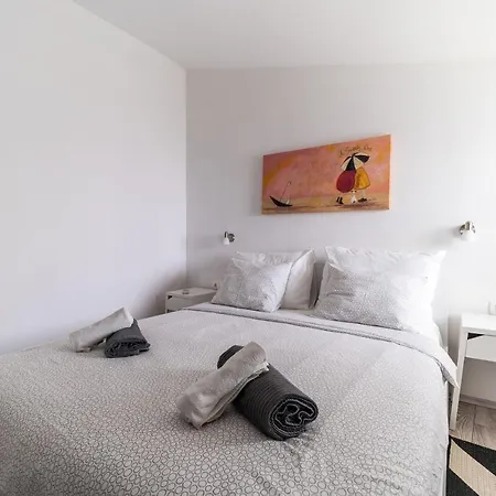 Mo-mo Apartment *